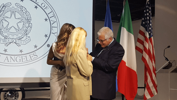Cinzia Zuffada insignita dell'onorificenza di Cavaliere al Merito della Repubblica