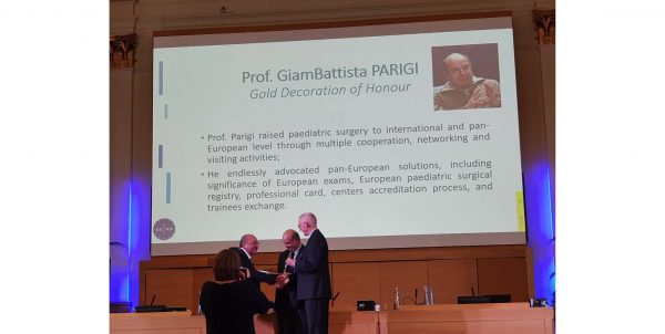 A Gian Battista Parigi UniPV il Gold Diploma of Honour dell’Union of European Medical Specialists
